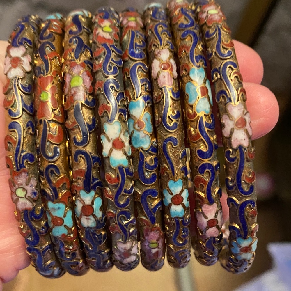 Vintage Chinese cloisonné Bangle Set of 8 Excellent